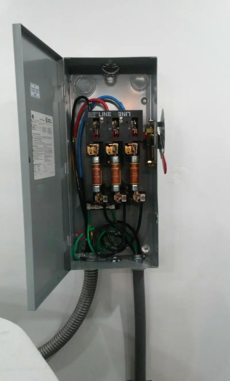 Three-phase disconnect switch installed for Smoke Detector Installation in Muttontown